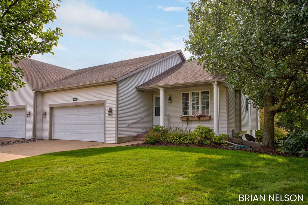 14462 Twin Oaks Street, Holland