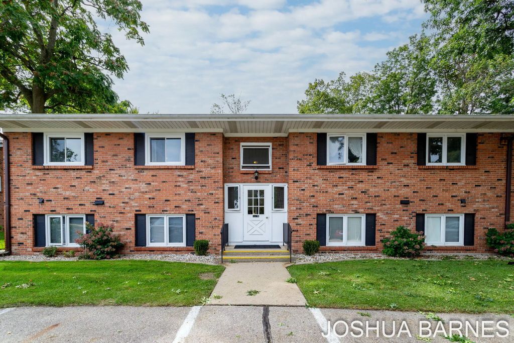 230 S State Street 29, Zeeland