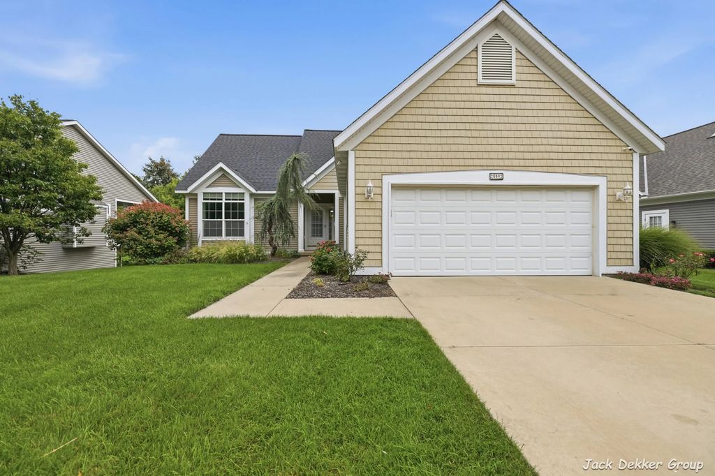 509 Hunters Run Circle, Holland