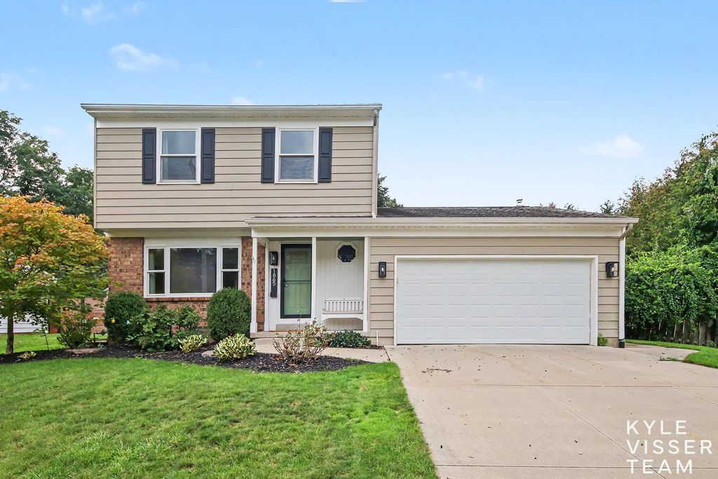 1865 Ridgemoor Drive, Grand Rapids