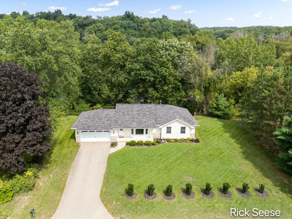 13535 Forest River Drive, Lowell