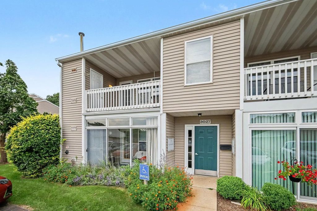 3027 Poplar Creek Drive 301, Kentwood