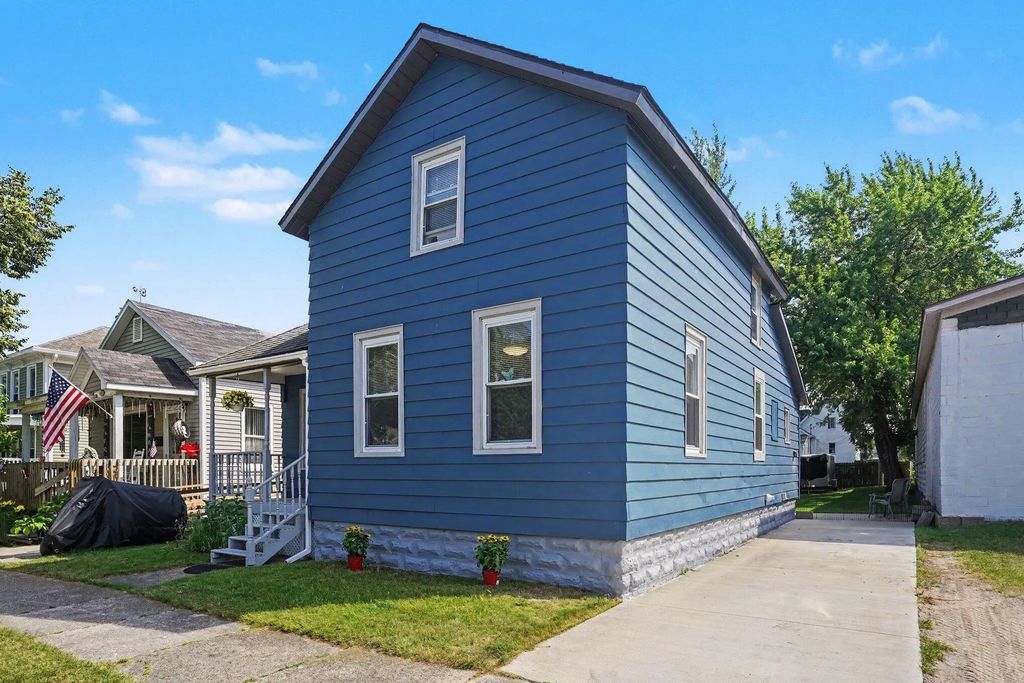 312 Elliott Avenue, Grand Haven