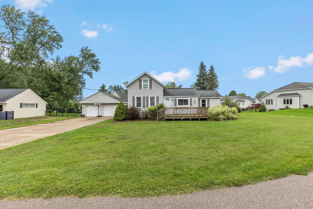 9915 Perry Street, Zeeland
