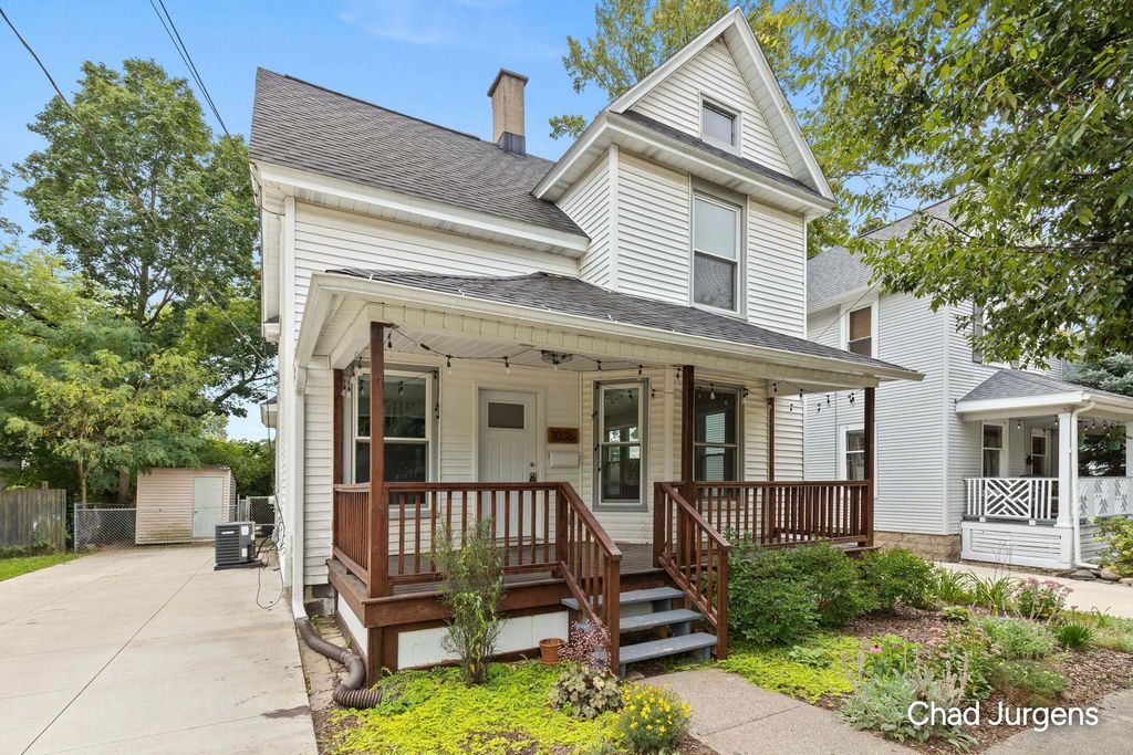 1036 Fairmount Street, Grand Rapids