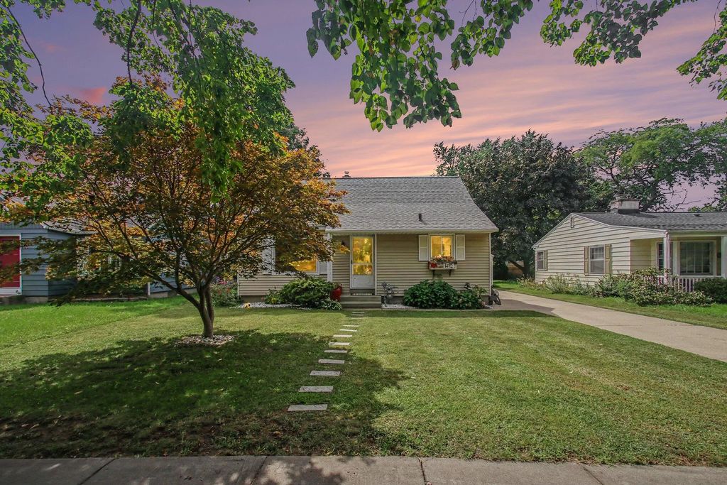 154 W 30th Street, Holland