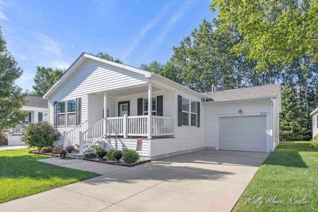 1537 N Teal Waters Drive, Jenison