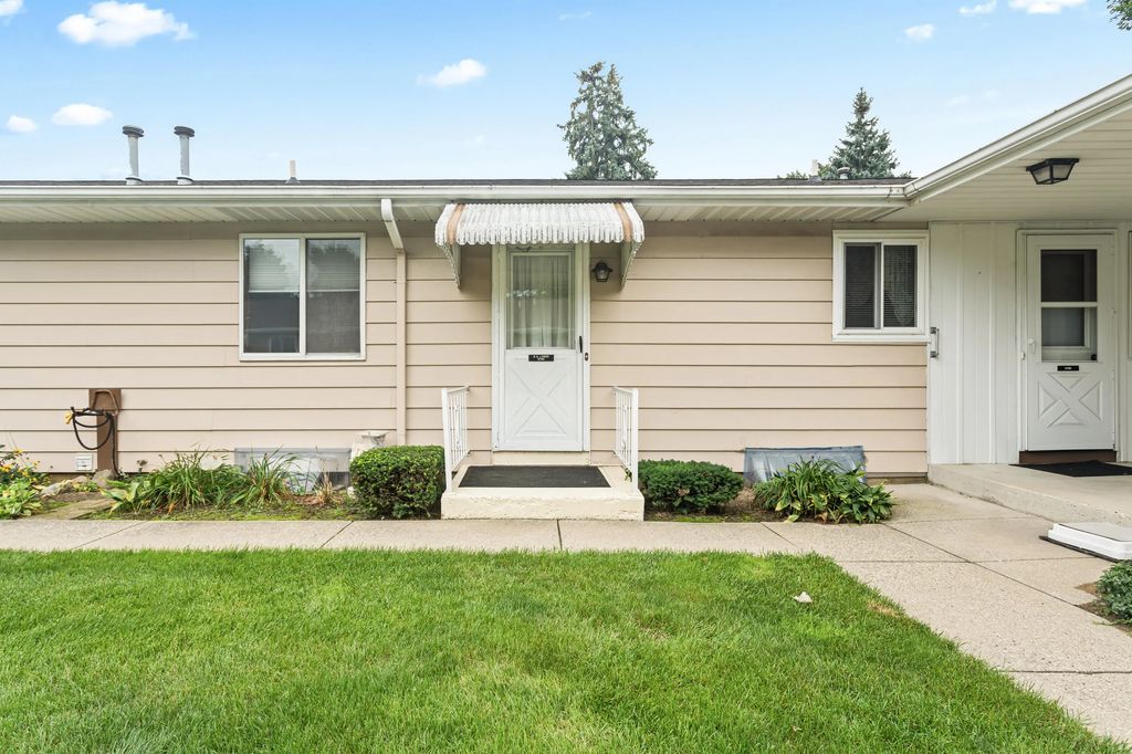 5784 Leisure South Drive, Kentwood
