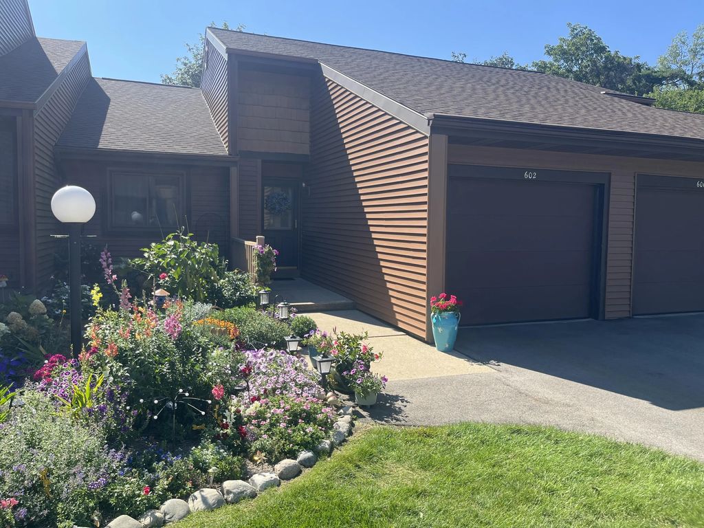 602 Maple Creek Drive, Holland