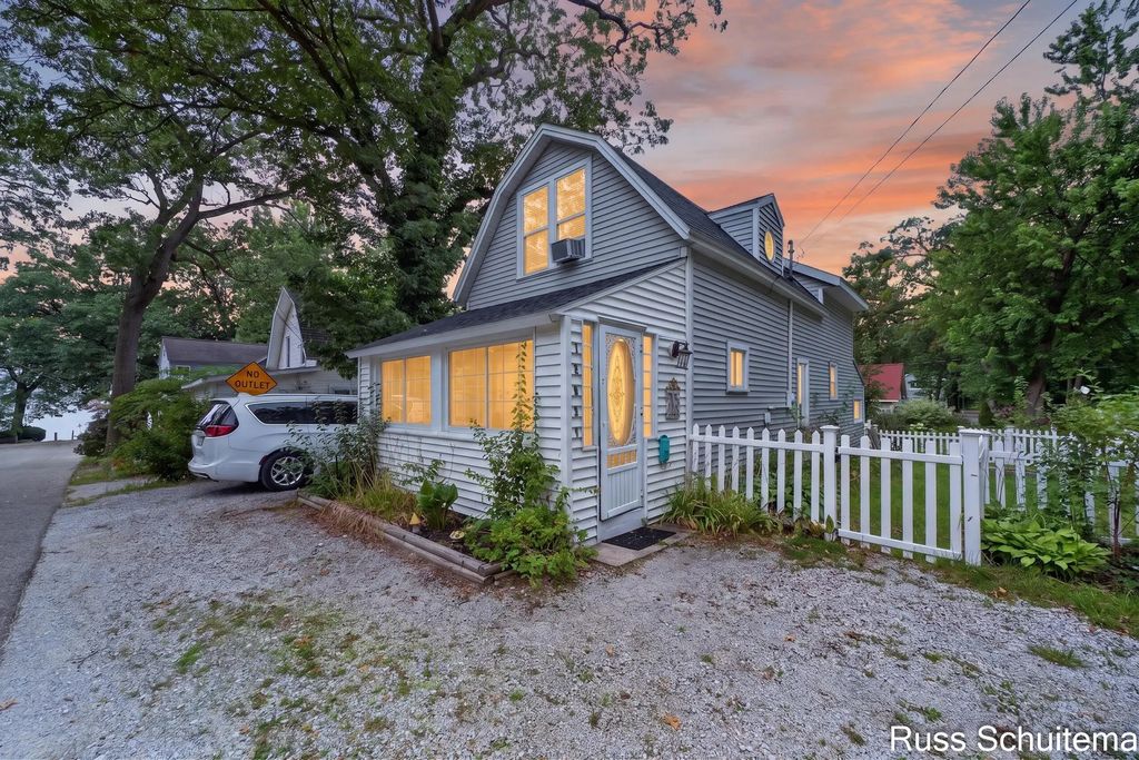 15831 Cherry Street, Spring Lake