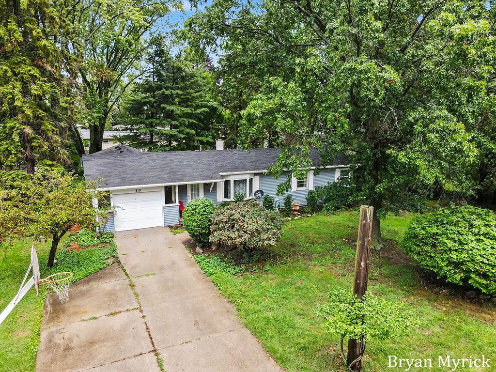 819 W 25th Street, Holland