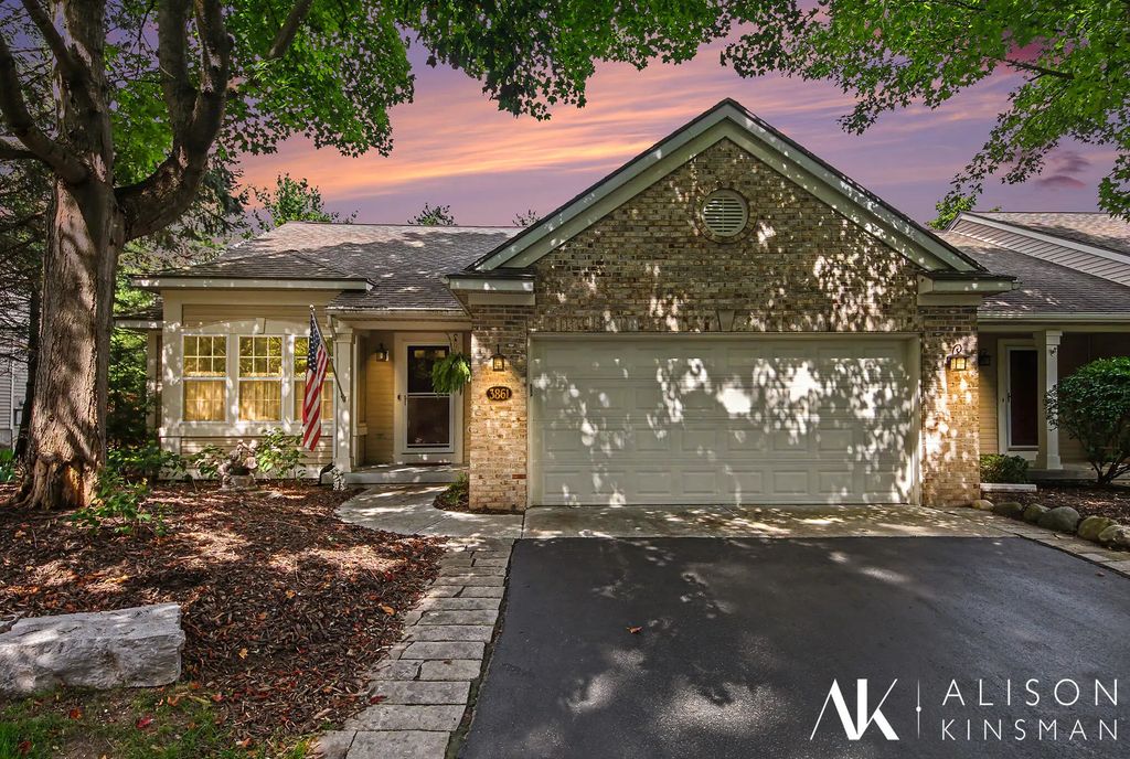 3861 Old Elm Drive, Kentwood