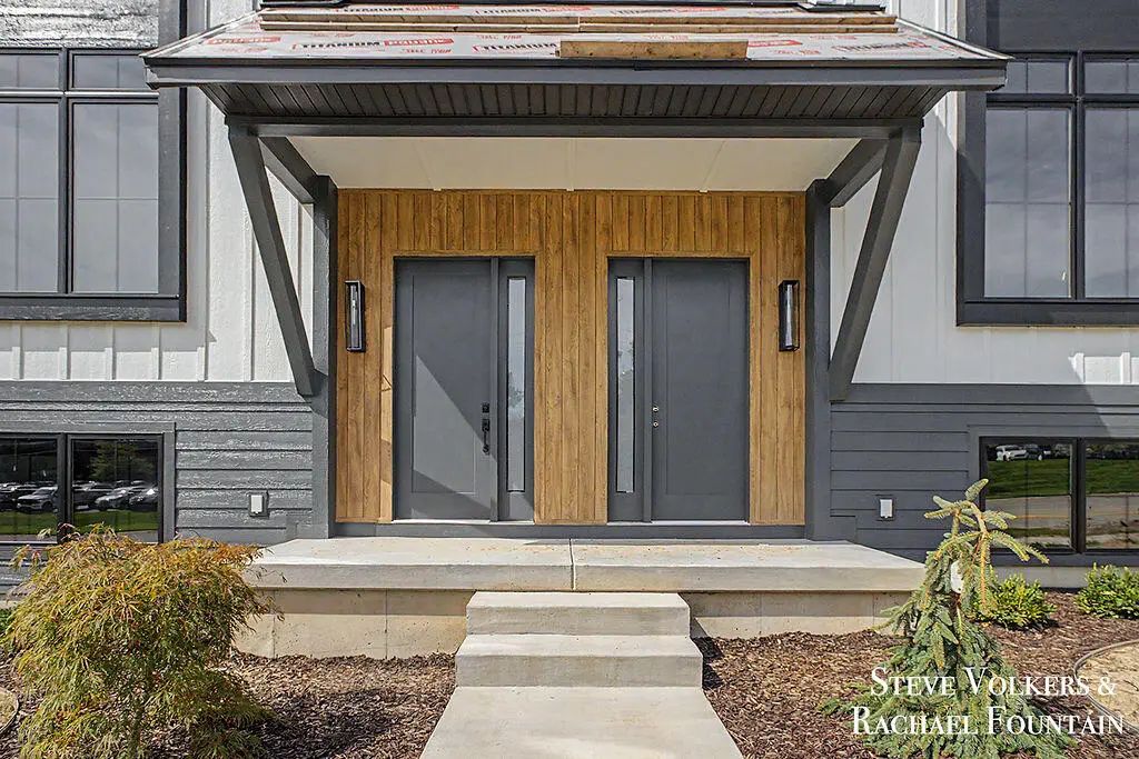 984 Glenwood Court, Grand Rapids