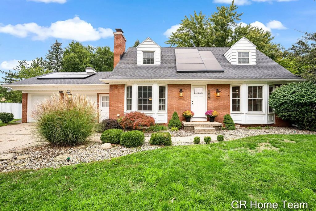 1619 Millbrook Street, Grand Rapids