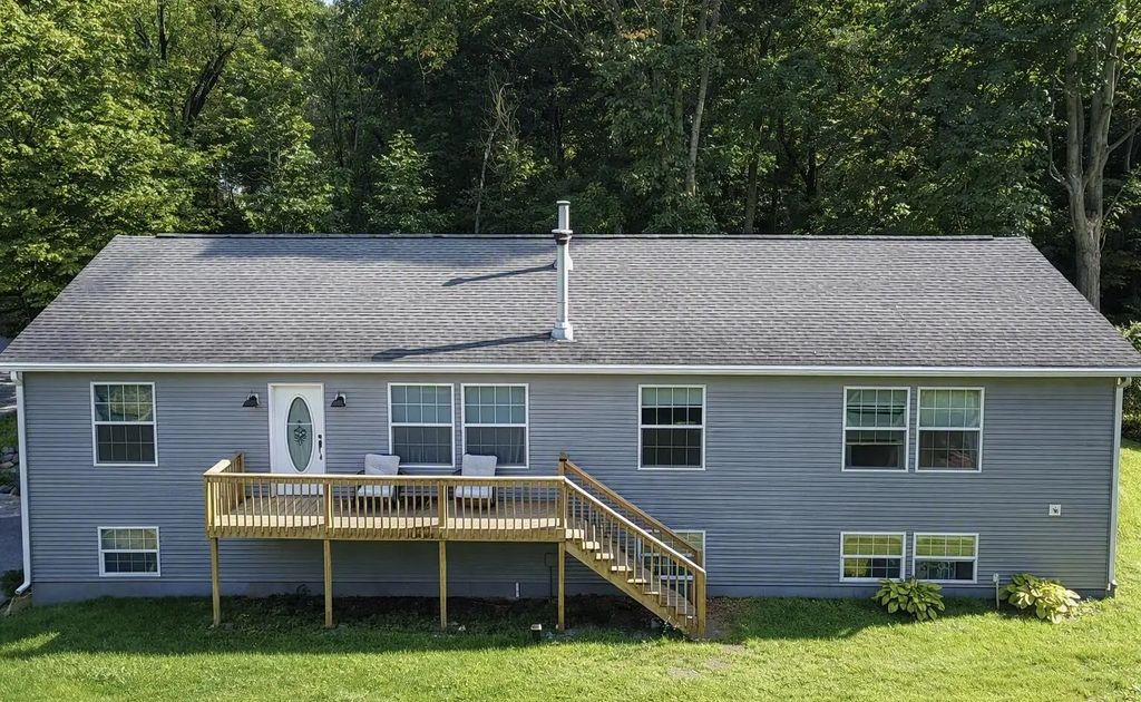 13198 Grand River Drive, Lowell