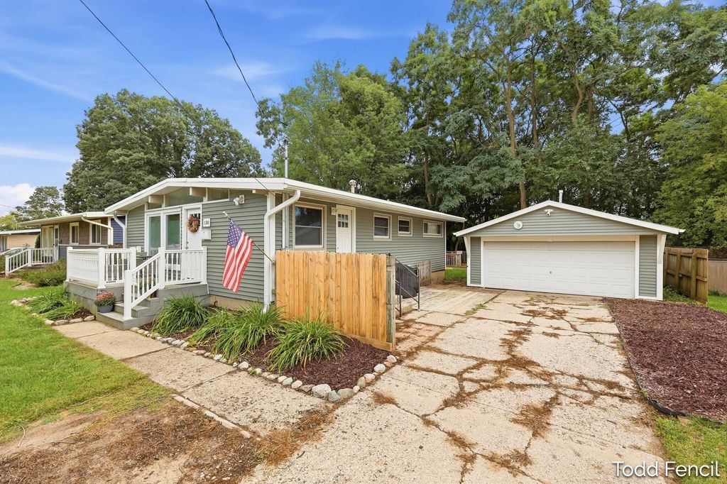138 Highland Drive, Rockford