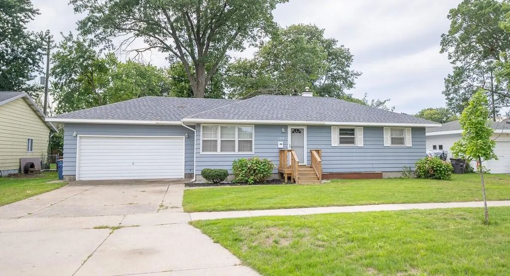 1355 W Broadway Avenue, Muskegon