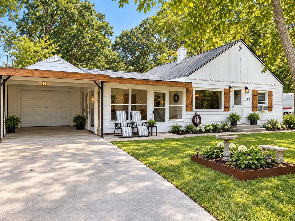 1362 E Summit Avenue, Muskegon
