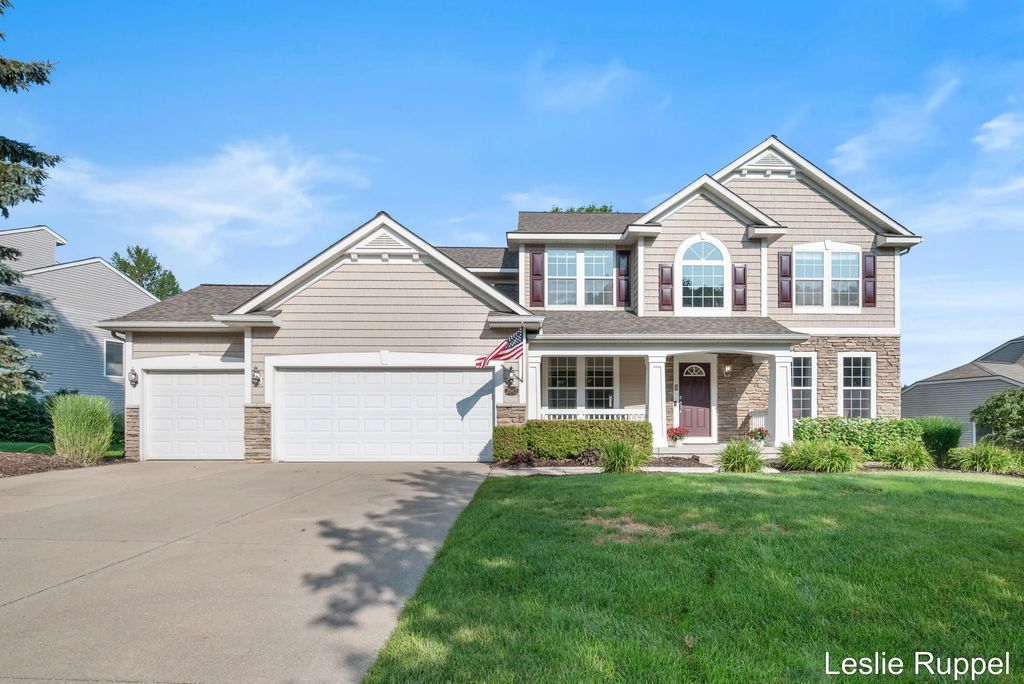 2643 Arbor Chase Drive, Grand Rapids
