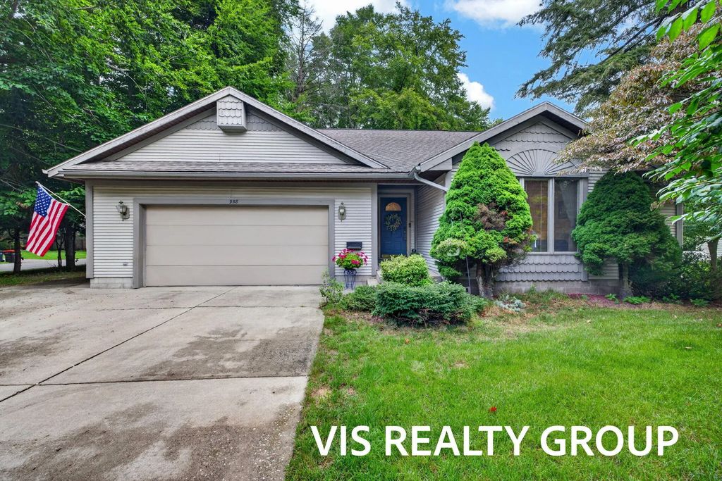 958 W Wellington Court, Muskegon