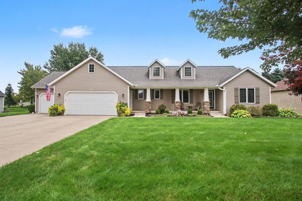 898 Mid Bluff Drive, Zeeland