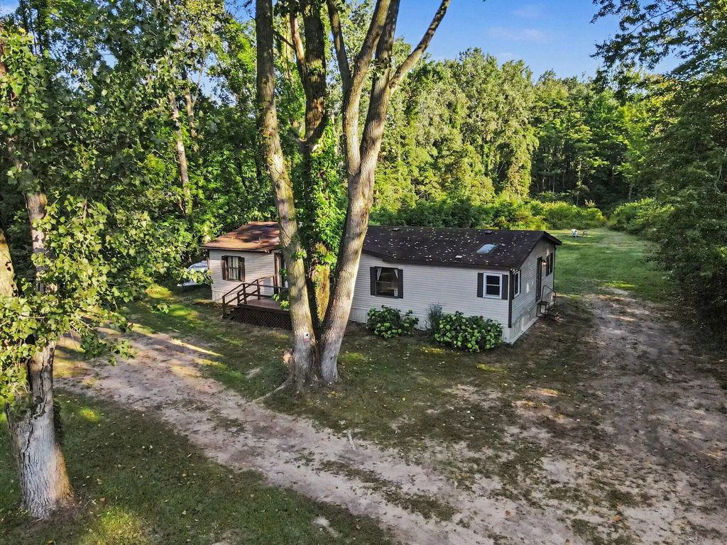 73664 26th Avenue, South Haven