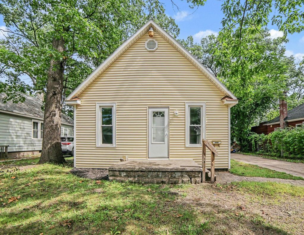 1876 Leahy Street, Muskegon