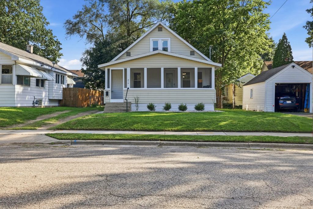 812 Graceland Street, Grand Rapids