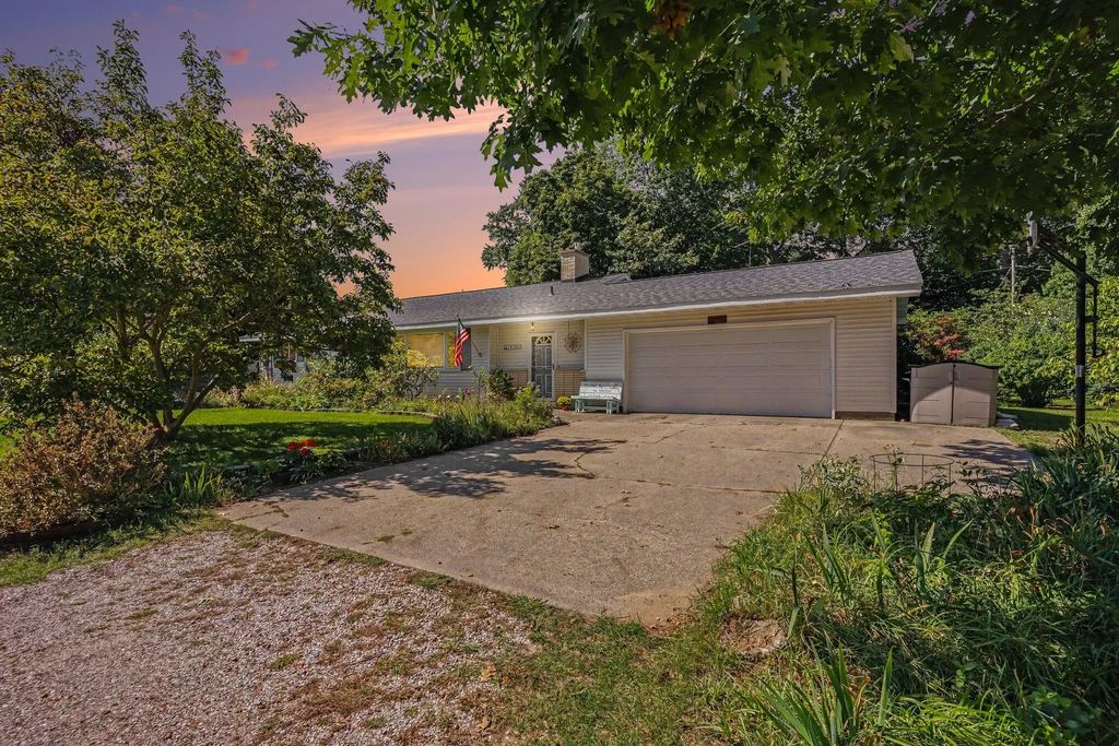 16261 Gierman Drive, Spring Lake