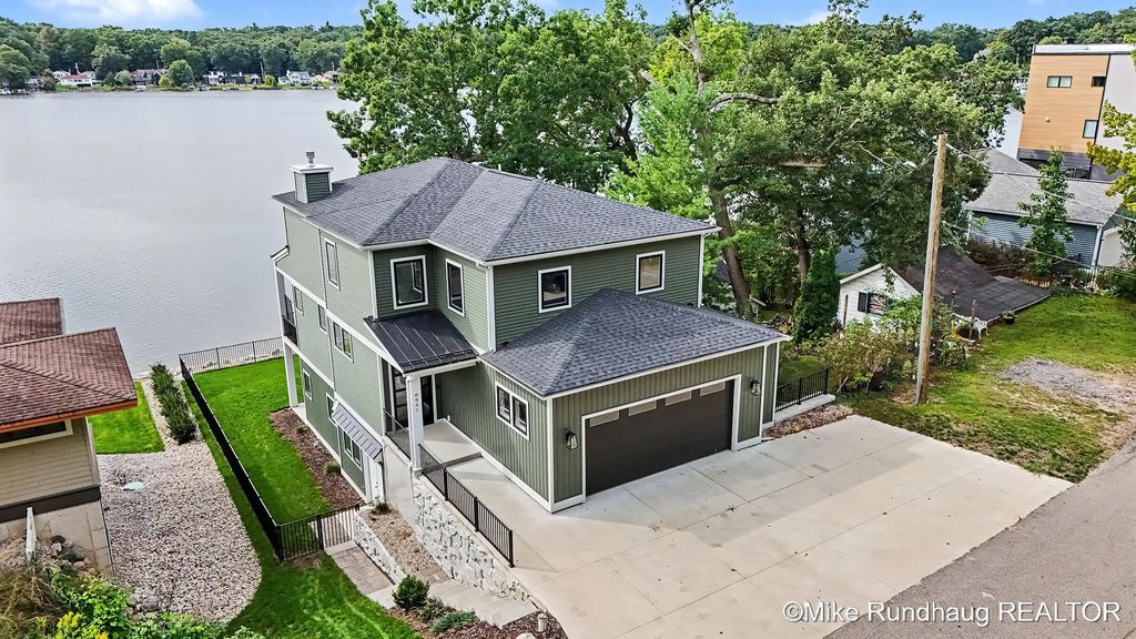 8851 Je-ne-be Drive, Rockford