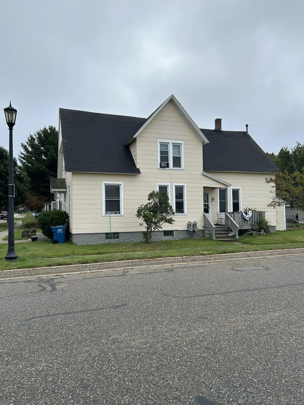 109 W Melendy Street, Ludington