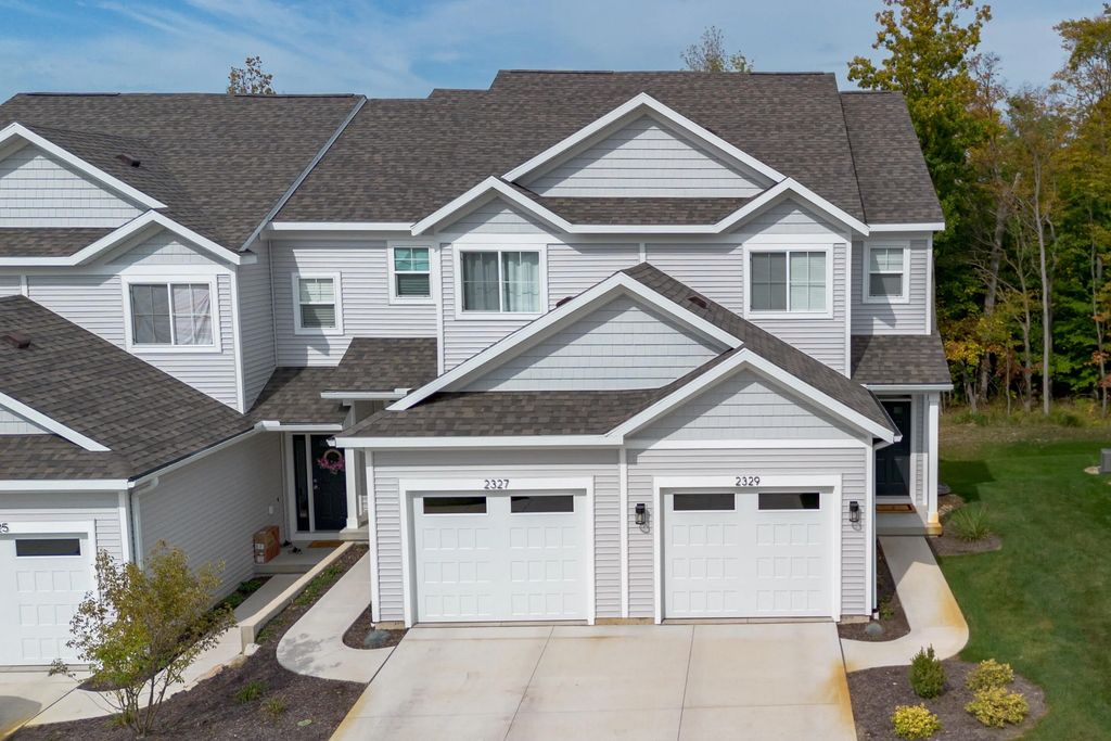 2242 Watertown Way, Grand Rapids