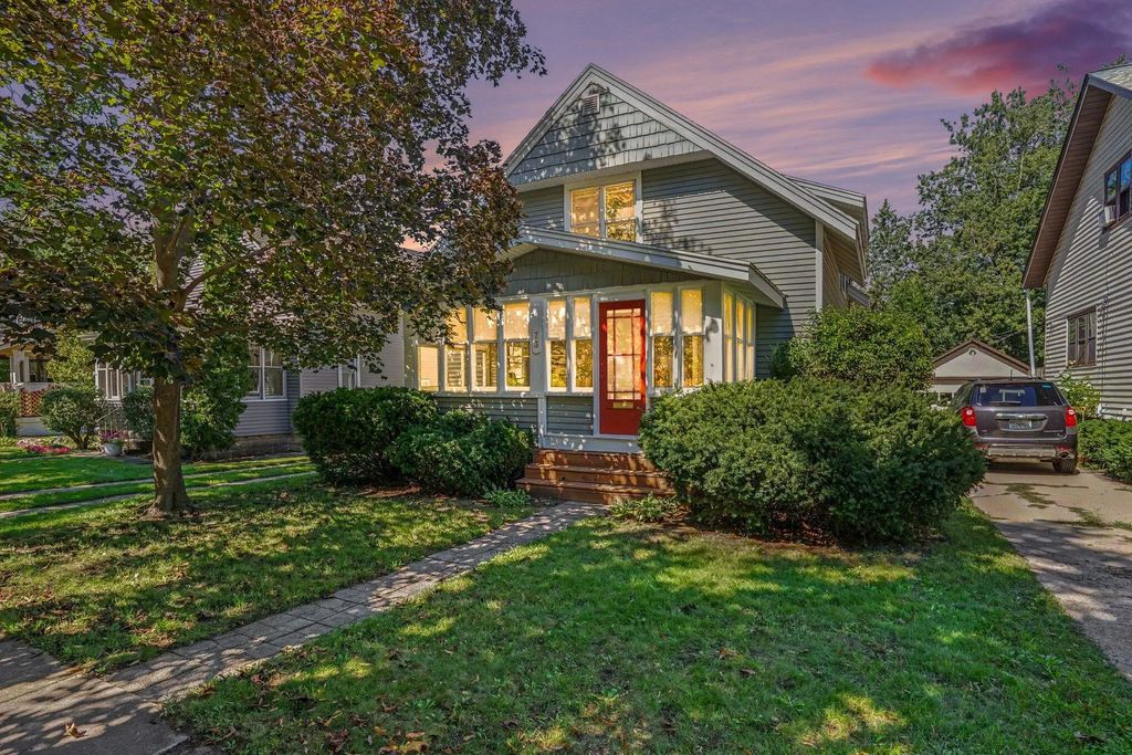 73 E 21st Street, Holland