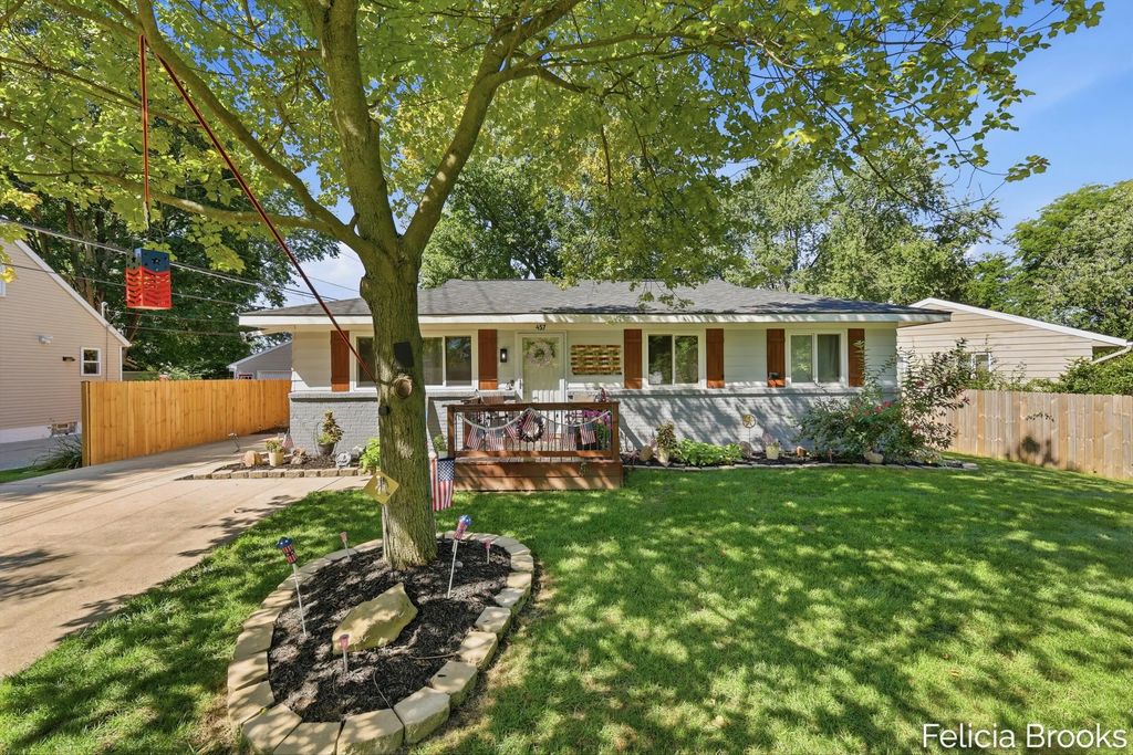 457 Parkside Avenue, Grand Rapids