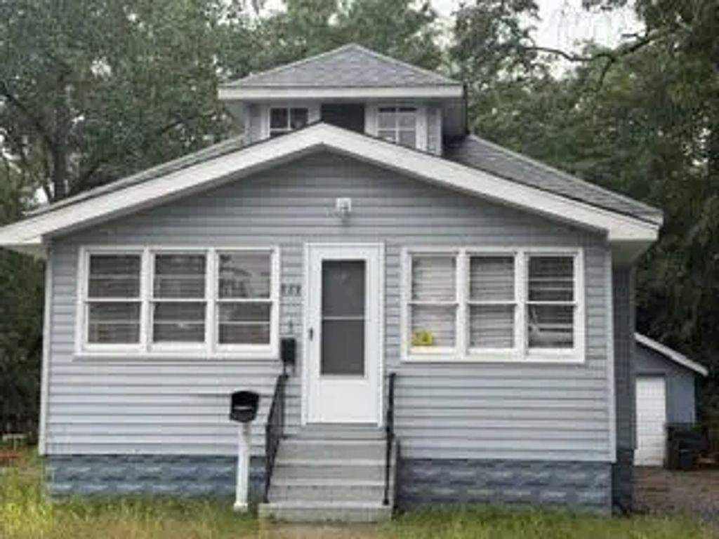 889 Fleming Avenue, Muskegon