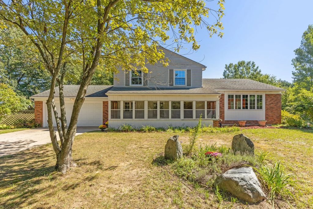 8580 Young Avenue, Rockford