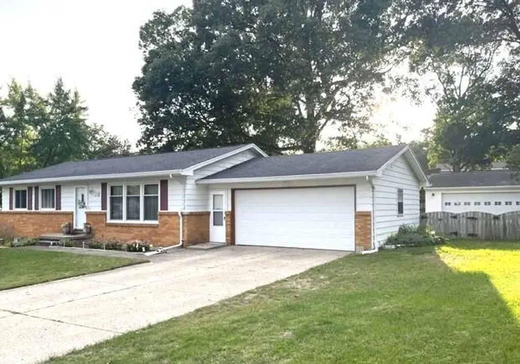 2535 Powers Avenue, Grand Rapids