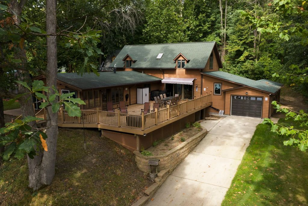 2533 Miner Lake Drive, Allegan