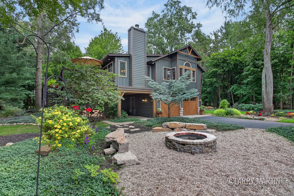 1895 W Lakewood Boulevard, Holland
