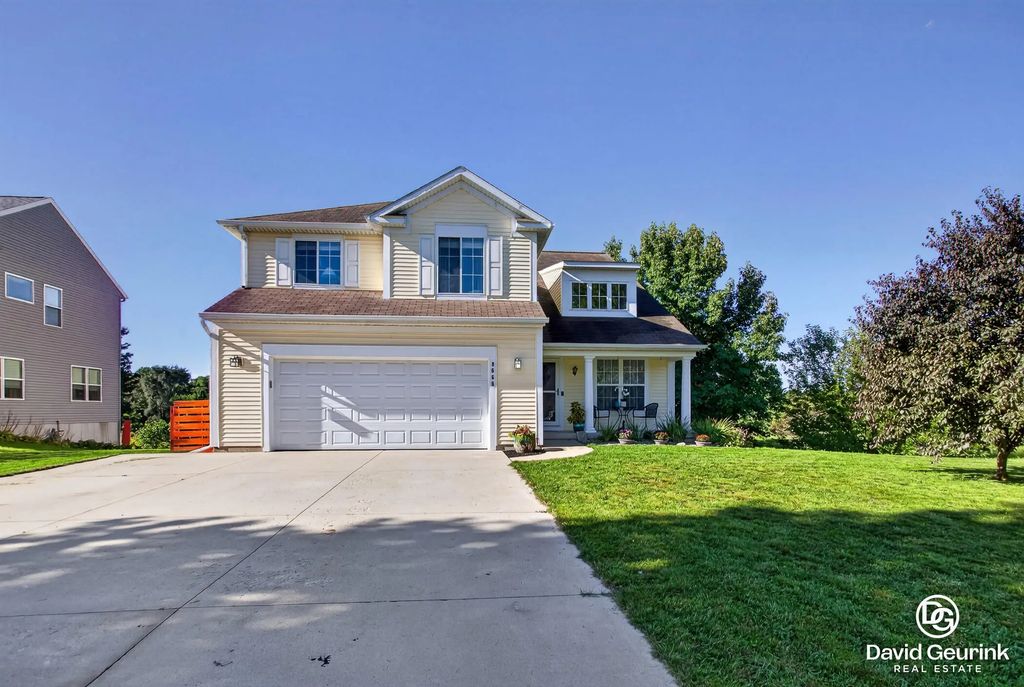 8666 Suntree Drive, Zeeland