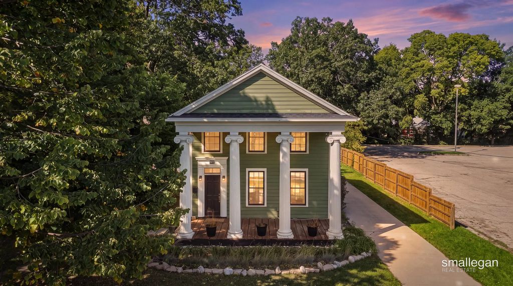 439 Lyon Street, Grand Rapids
