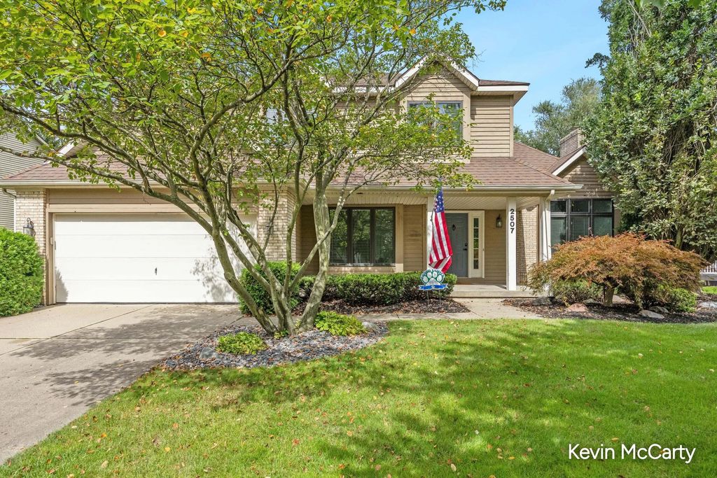 2507 Ridgecroft Avenue, Grand Rapids