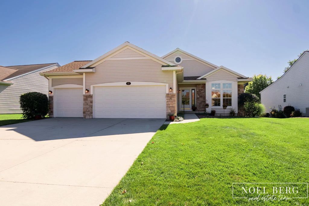 15 W Watershore Drive, Muskegon