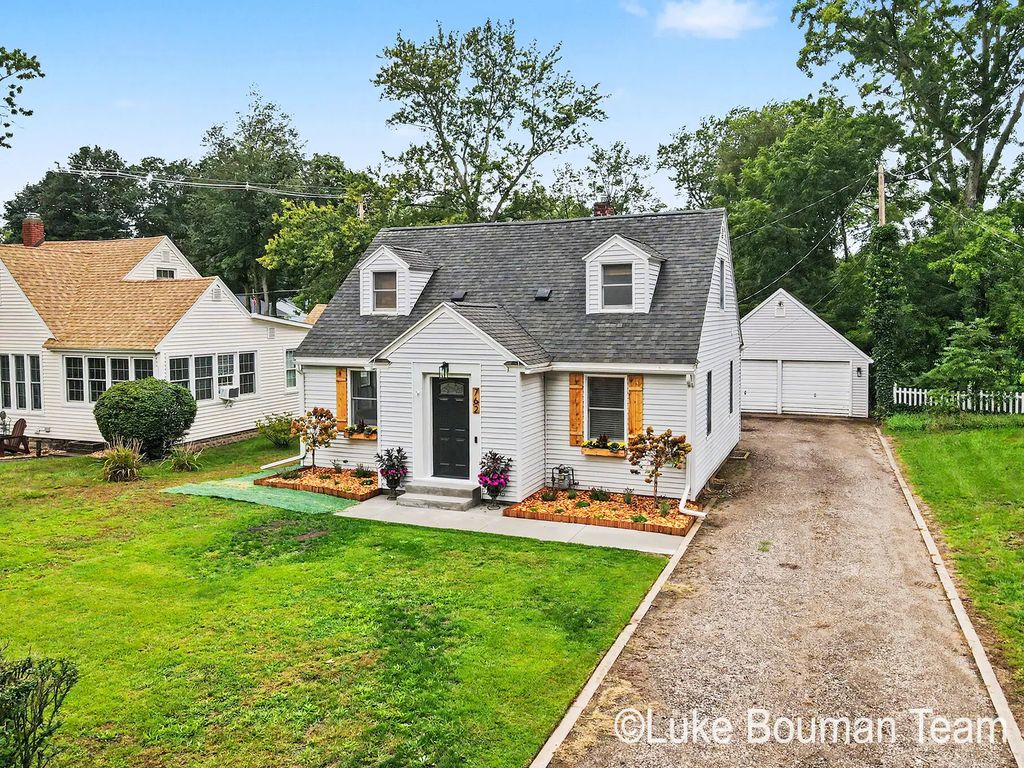 762 Myrtle Avenue, Holland