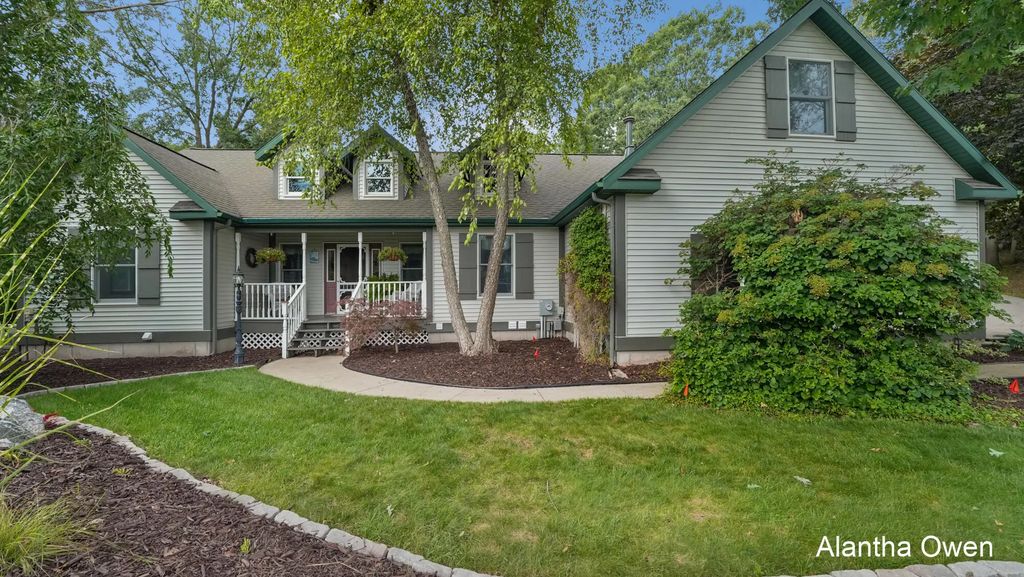 18443 Iroquois Drive, Spring Lake