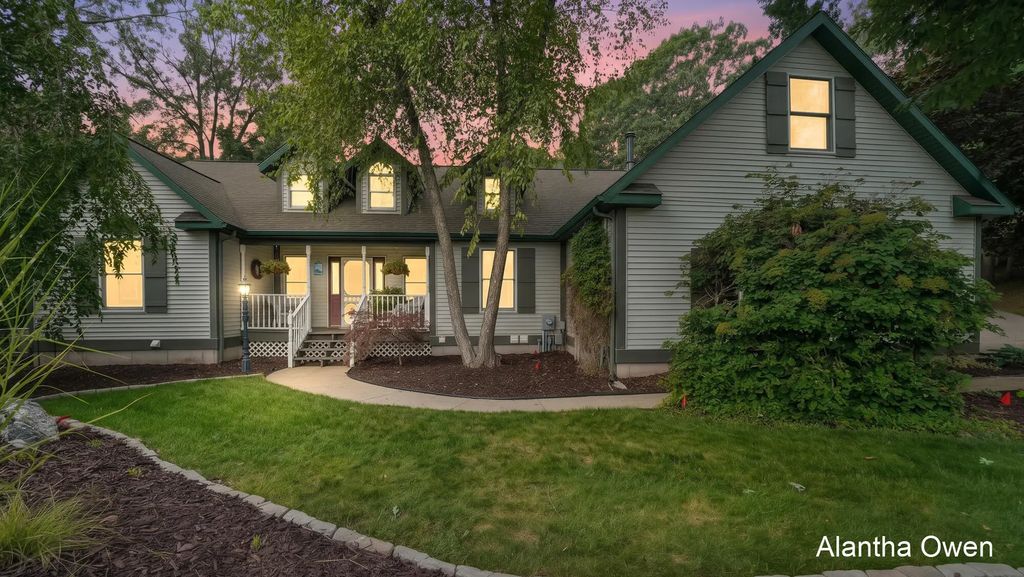 18443 Iroquois Drive, Spring Lake