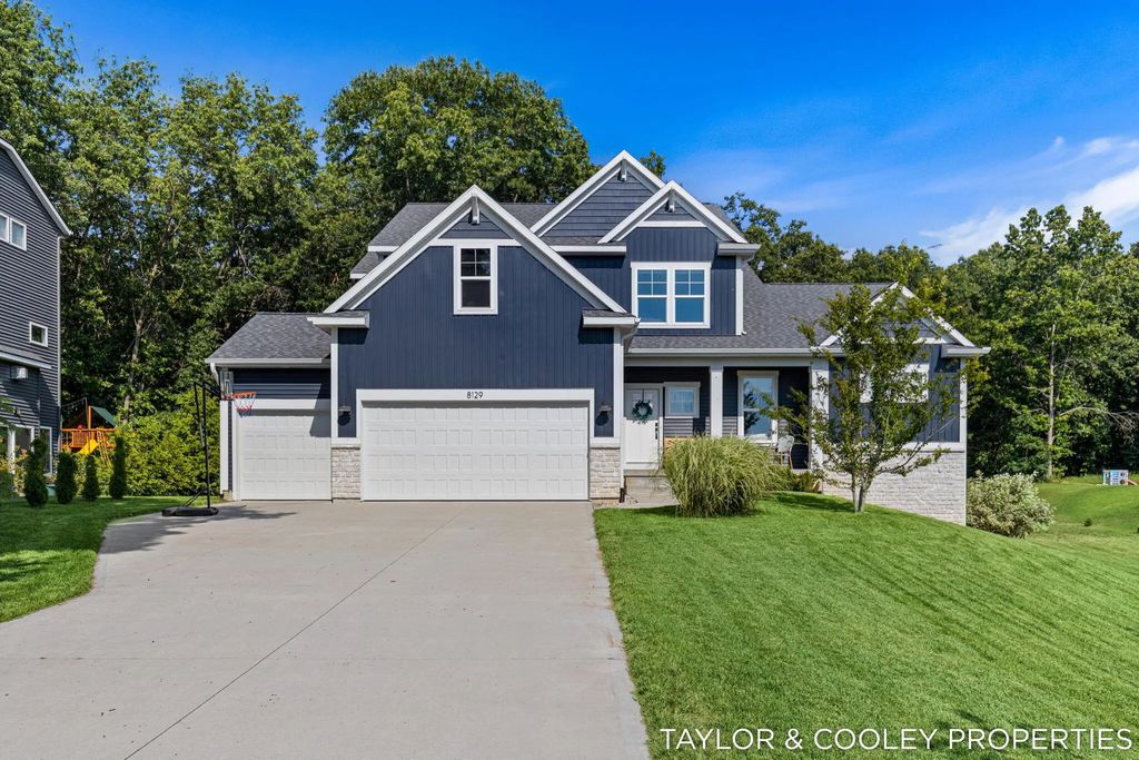 8129 Honeysuckle Hill Court, Grand Rapids