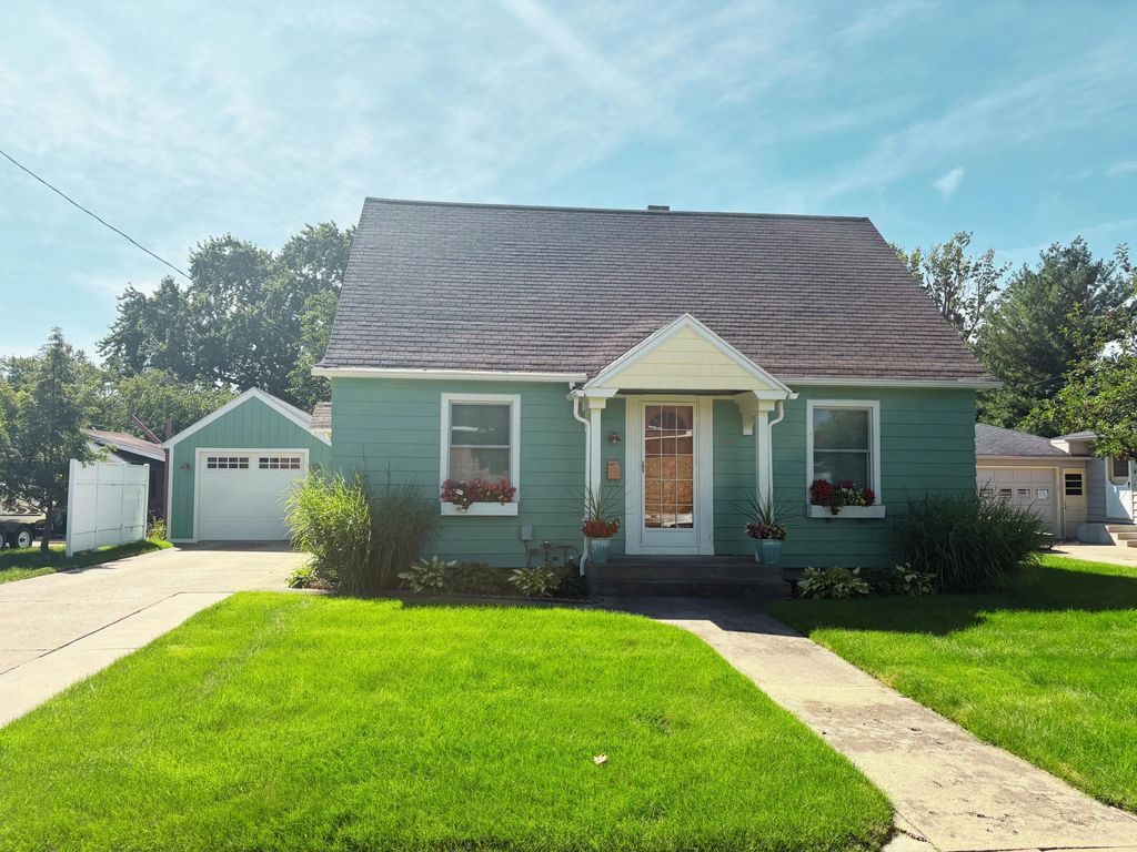 114 W Exchange Street, Spring Lake