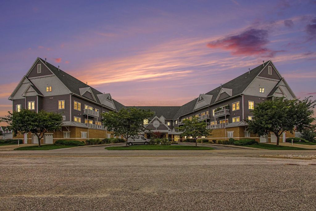917 W Savidge Street 30, Spring Lake