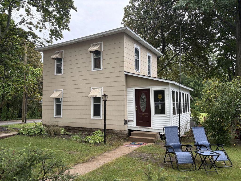 253 Pearl Street, South Haven